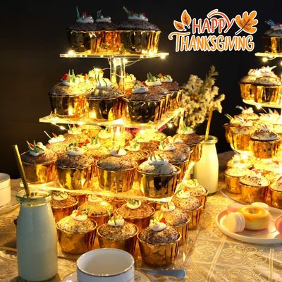 पेस्ट्री 4 टियर ऐक्रेलिक कपकेक बर्थडे वेडिंग पार्टी के लिए खड़े हैं
